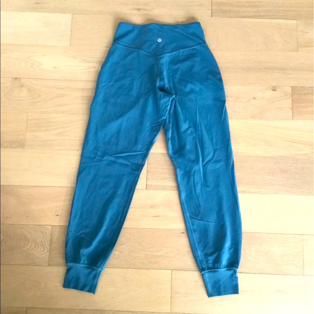 Lululemon Align Joggers size 6